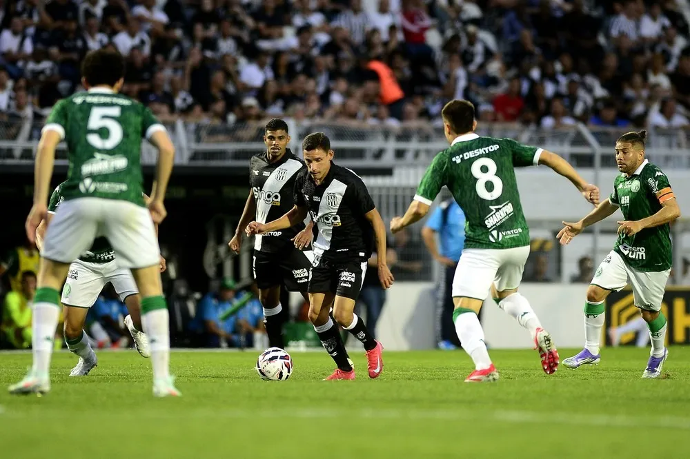 Ponte Preta mantém vínculo com Everton Brito após decisão da Justiça