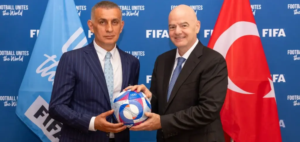 Árbitros acusados de envolvimento com apostas são suspensos na Turquia