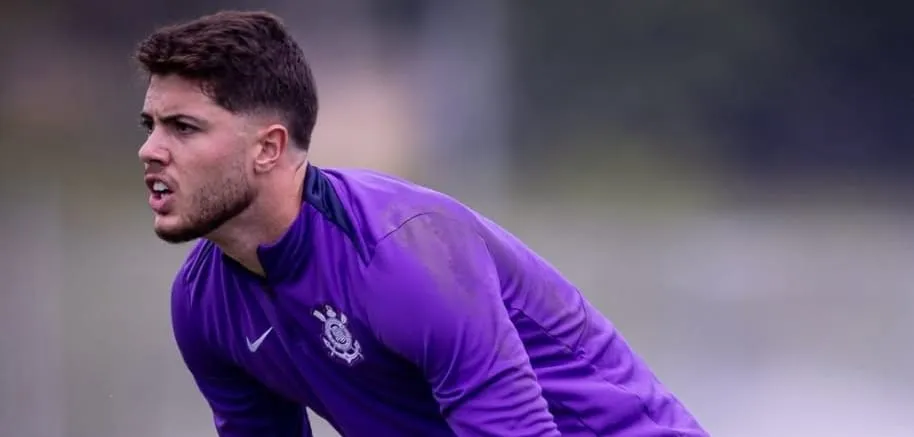 Felipe Longo durante treino do Corinthians (Foto: Rodrigo Coca-SCCP)
