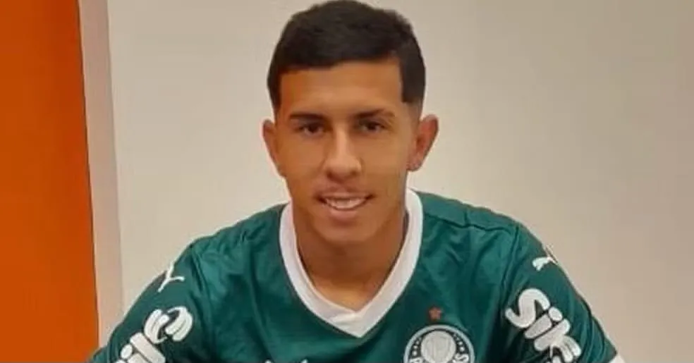 Palmeiras fecha a contratação de ex-atacante do Flamengo