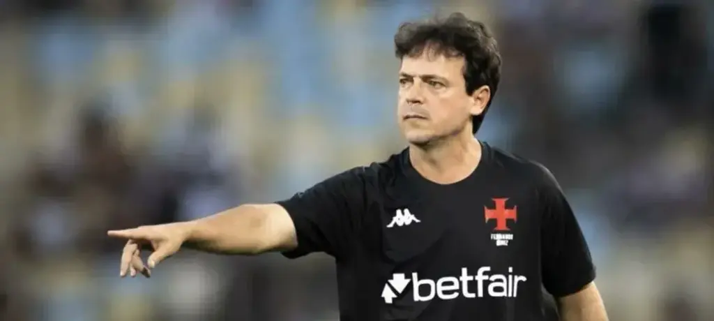 Diniz explica jogo do Vasco com um a menos: ‘Treinamos muitas vezes’