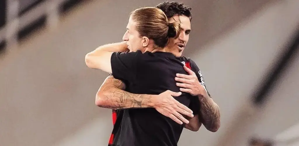 Filipe Luís rasga elogios a Pedro no Flamengo: ‘É um jogador top’