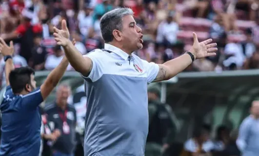 Marcelo Cabo renova com o Santa Cruz até 2026