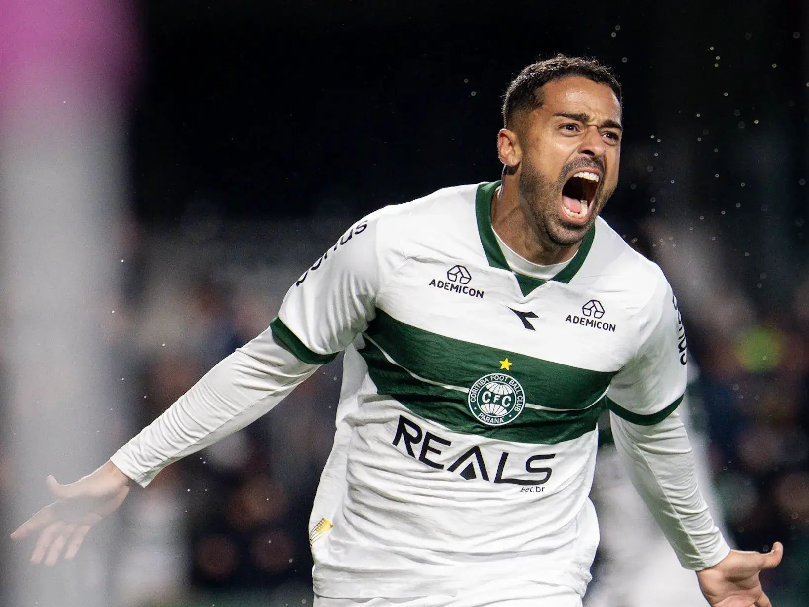 Coritiba se isola na liderança; Remo e Chapecoense também vencem na Série B