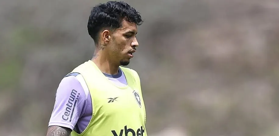 Disputa por vaga no Botafogo fica acirrada após lesão de zagueiro