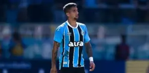 Cristian Olivera desabafa sobre reserva e fala sobre futuro no Grêmio: 