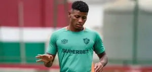 Titular do Fluminense entra no radar de clube russo