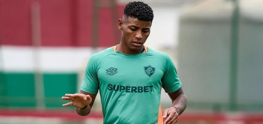 Hércules sente dores e preocupa a comissão técnica do Fluminense