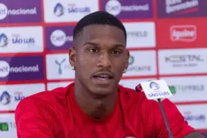 Guarani sonda volante Igor Pereira, destaque do Náutico