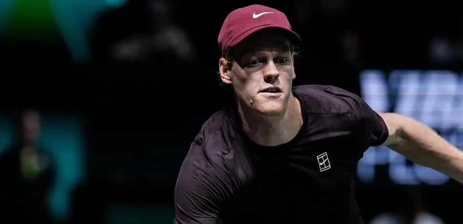 Sinner vence mais uma no Masters 1000 de Paris e busca topo do ranking