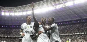 Jeffinho brilha e simboliza retomada do Botafogo no Brasileirão