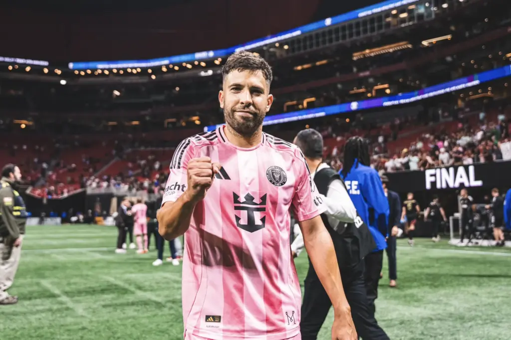 Jordi Alba anuncia aposentadoria ao fim da temporada