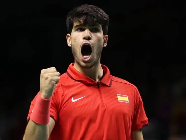 Alcaraz reforça Espanha no Final 8 da Davis após ausência por ‘fadiga’