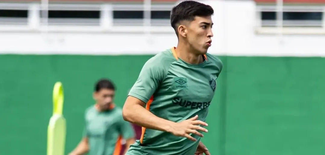 Lezcano durante treino do Fluminense (Foto: Lucas Merçon-FFC)