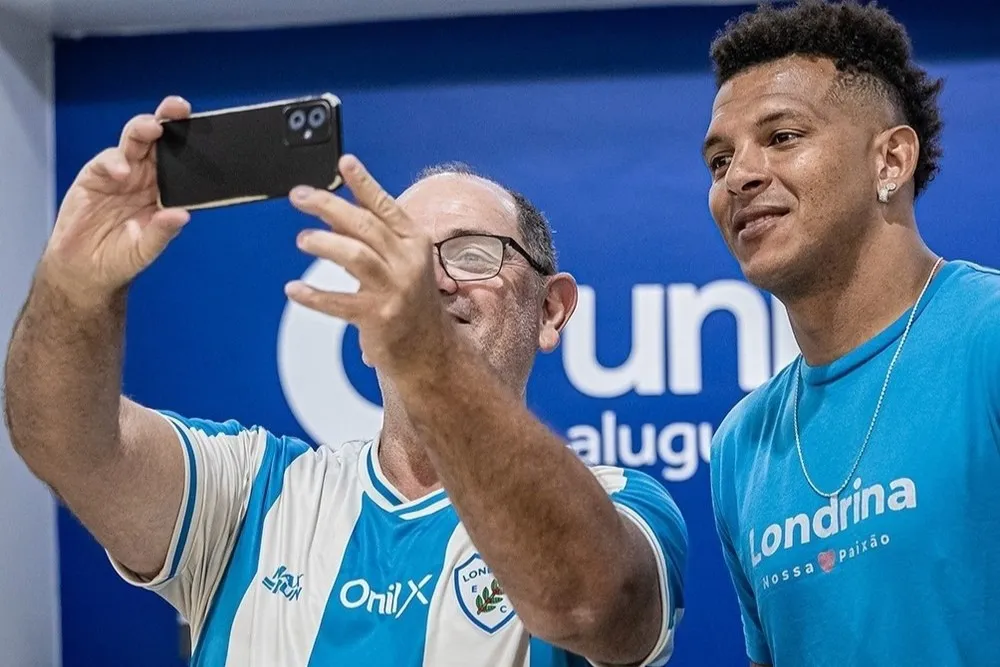 Londrina é recebido com festa após vitória fora de casa na Série C