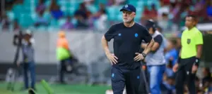 Mano admite falhas e vê Grêmio sem competitividade após goleada em Salvador