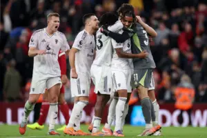 Manchester United encerra jejum em Anfield e impõe 4ª derrota seguida ao Liverpool