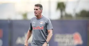 Red Bull Bragantino enfrenta o Bahia em estreia de Mancini e busca reação rápida