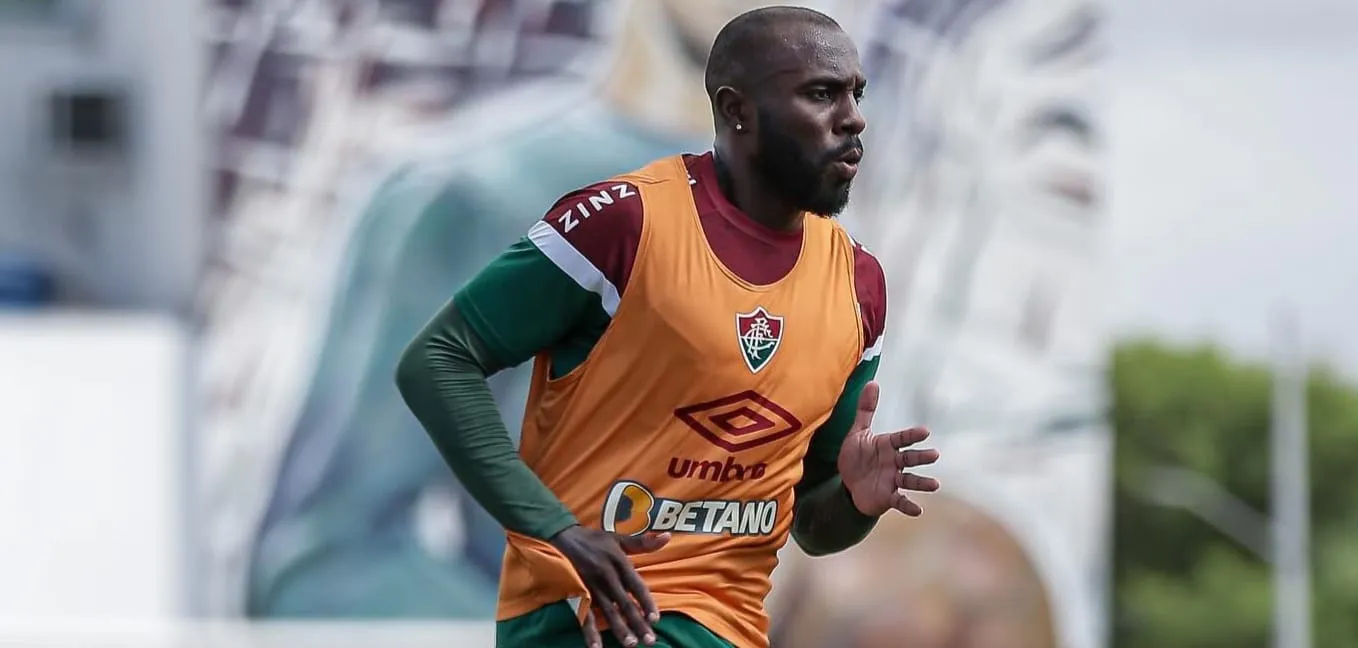 Manoel durante treino do Fluminense (Foto: Lucas Merçon-FFC)