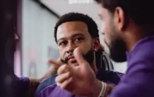 Corinthians vê Depay decidir 7 jogos e liderar participações em gols