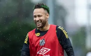 Santos treina e Neymar surge com visual completamente diferente