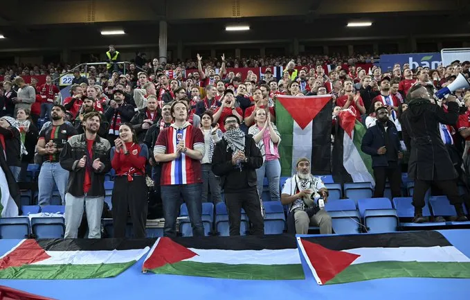 Noruegueses fazem protesto pro palestina contra Israel