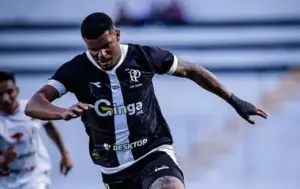 Atacante da Ponte Preta celebra conquista na Série C: “Trabalhamos por este momento”