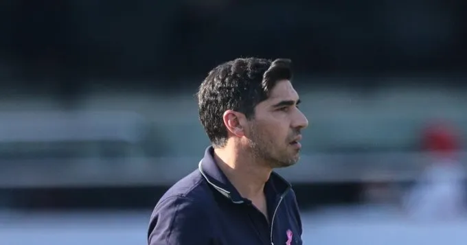 Abel Ferreira completa cinco anos de Palmeiras pressionado e busca nova virada