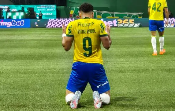 Jornal espanhol aponta Vitor Roque como segredo de Ancelotti 2 Brasileirão - 2025