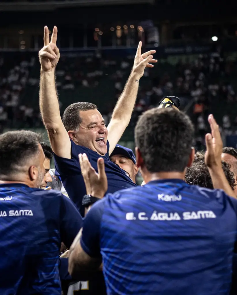 Paulo Korek Agua Santa VIII