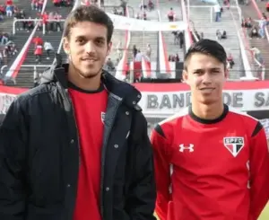 Amigos da época do São Paulo, Lucas Kal e Luiz Araújo se enfrentam no Maracanã