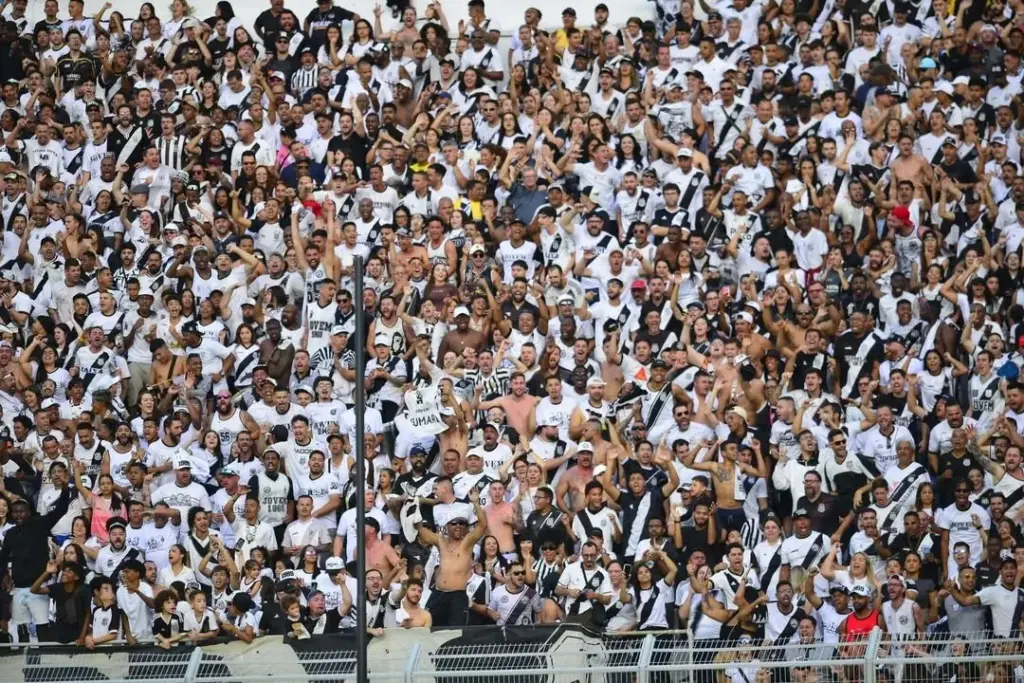 Ponte Preta vende 14 mil ingressos para clássico contra o Guarani na Série C (Foto: Júlio César Costa / Especial PontePress)