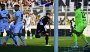 Guarani apático no dérbi? Não, foi 'engessado' pele Ponte Preta