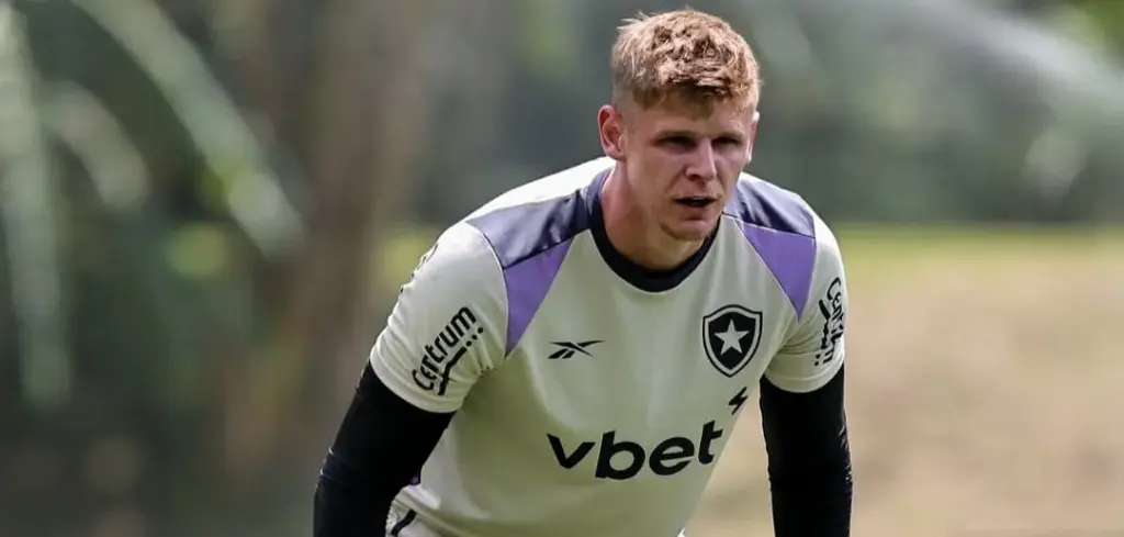 Botafogo acerta a renovação de contrato do goleiro Raul