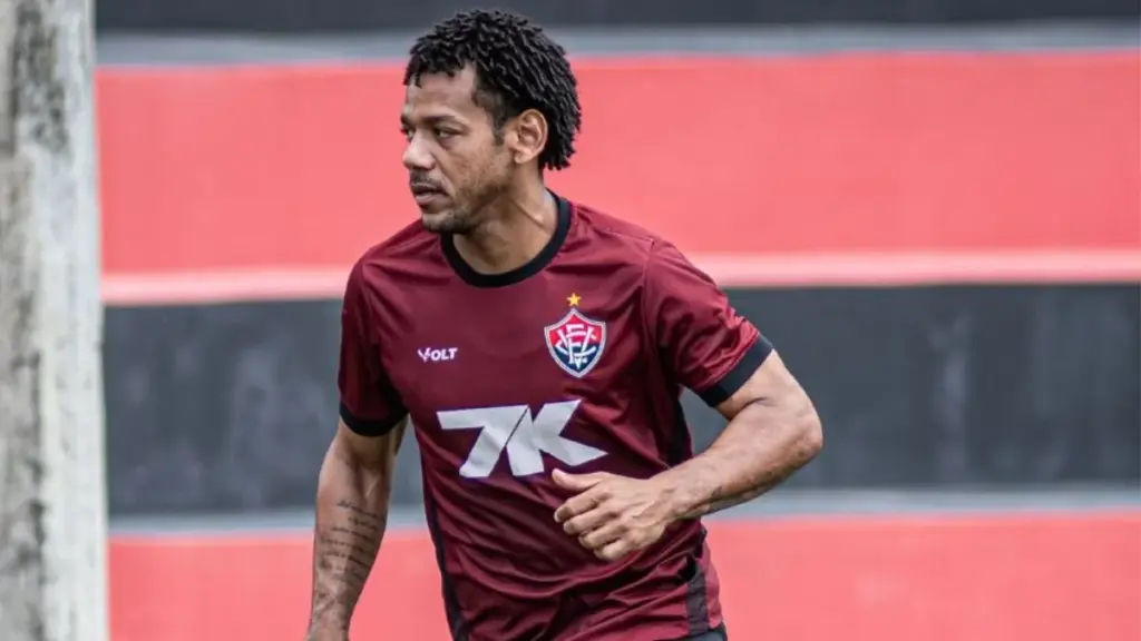 Romarinho deixa Vitória após cinco partidas e três meses de contrato 2 Romarinho deixa o Vitória após cinco partidas e três meses de contrato (Foto: Victor Ferreira/ECV)