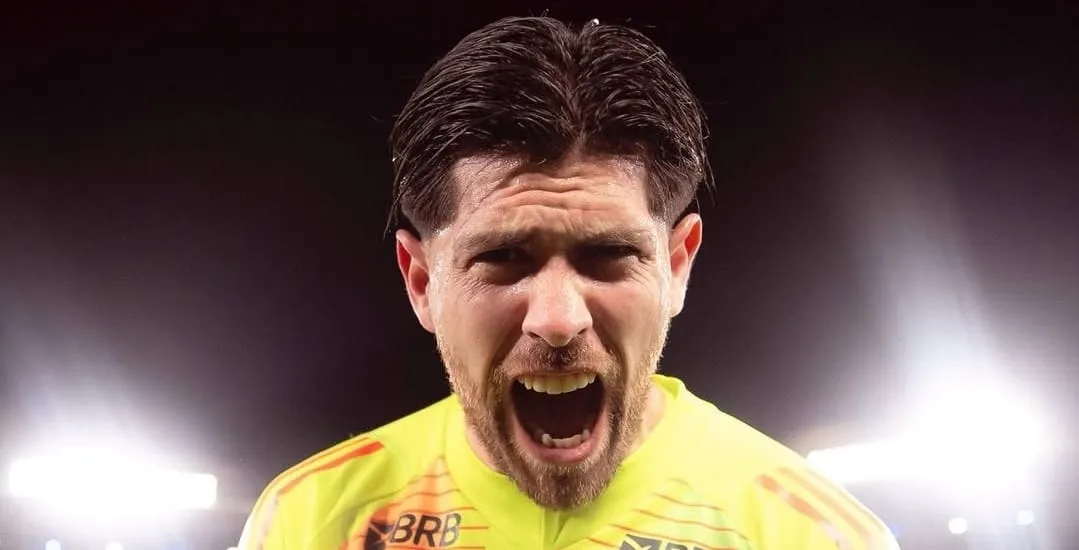 Rossi volta a ser decisivo pelo Flamengo na Libertadores; Veja defesas