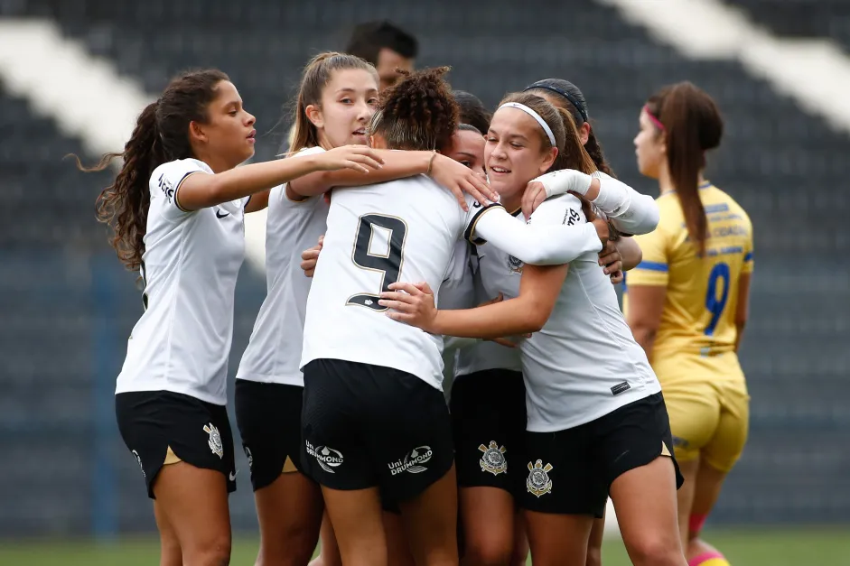PAULISTA FEMININO SUB-17: São Paulo e Corinthians goleiam e quartas são definidas