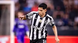 Botafogo vê Savarino cair de rendimento e Ancelotti avalia opções