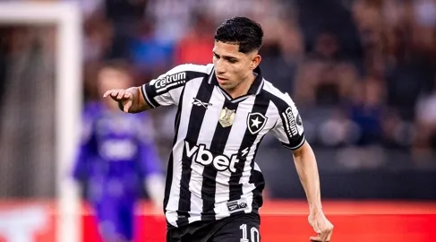 Botafogo vê Savarino cair de rendimento e Ancelotti avalia opções