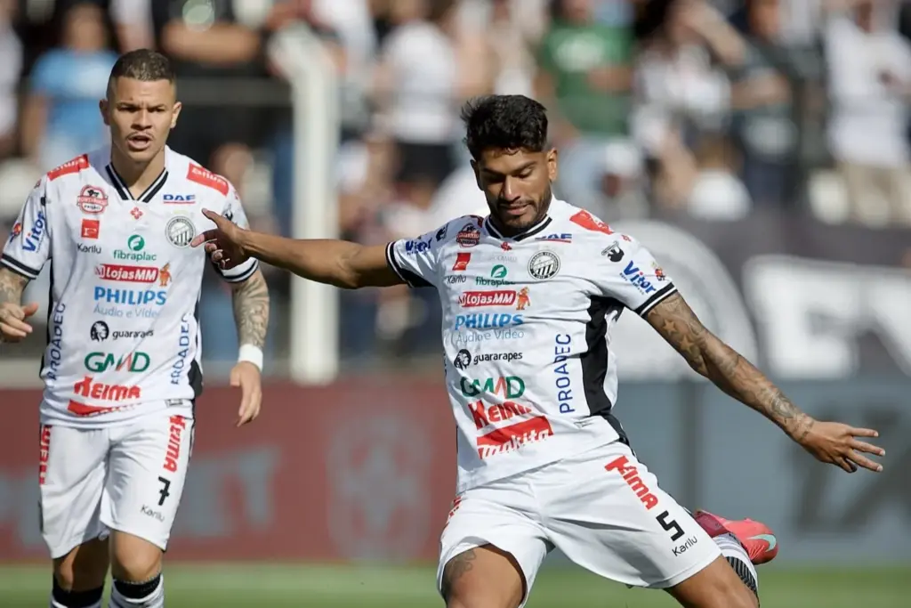 Operário-PR 2 x 1 Volta Redonda - Fantasma abre distância do Z-4 e se aproxima de permanência (Foto: André Oito/OPE)