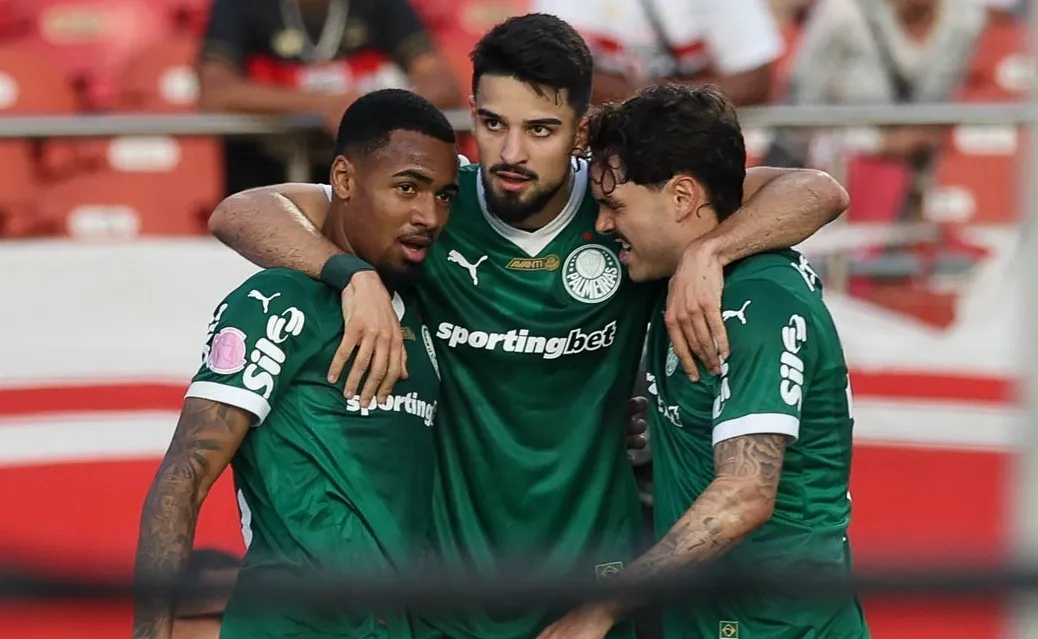 BRASILEIRÃO: Palmeiras vira clássico e é novo líder; Flamengo perde