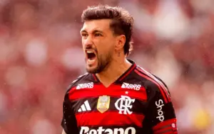 Arrascaeta relata ter sofrido tentativa de assalto ao sair do Maracanã com sua família
