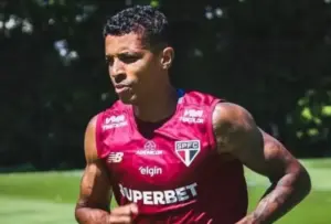 Luiz Gustavo resolve problema do São Paulo na zaga e mira Libertadores para 'quem estiver aqui'