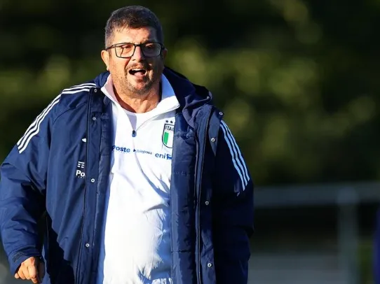 Jogadores da Itália usam tapa-olhos e viram ‘piratas’ em treinamento curioso