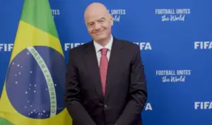 'Estou enojado', diz presidente da Fifa sobre caso de racismo contra jovem de 12 anos