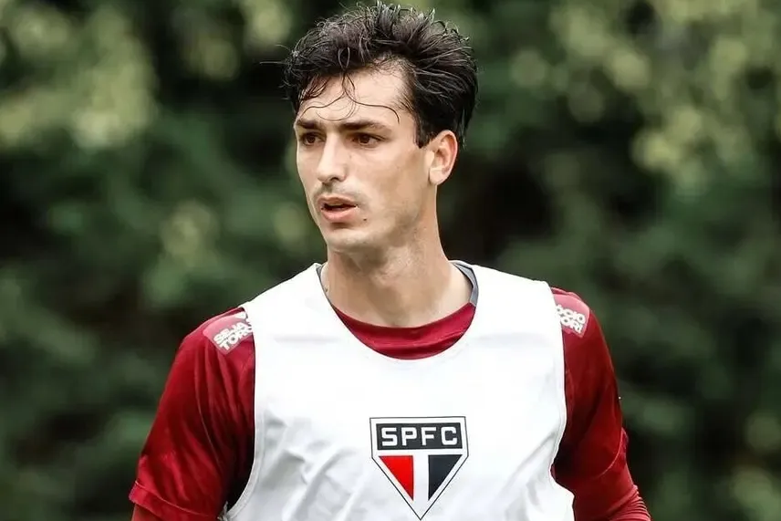 Dinenno passa por atroscopia no joelho e desfalca São Paulo