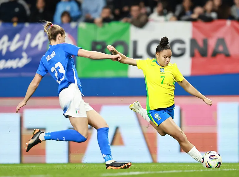 Selecao feminina bate Italia fora de casa 2