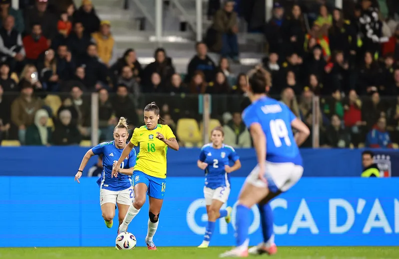 Selecao feminina bate Italia fora de casa 3