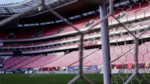 Torcida do Sport protesta após venda do mando de jogo contra o Flamengo