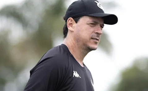 Vasco enfrenta o São Paulo em busca de quinta vitória seguida no Brasileirão